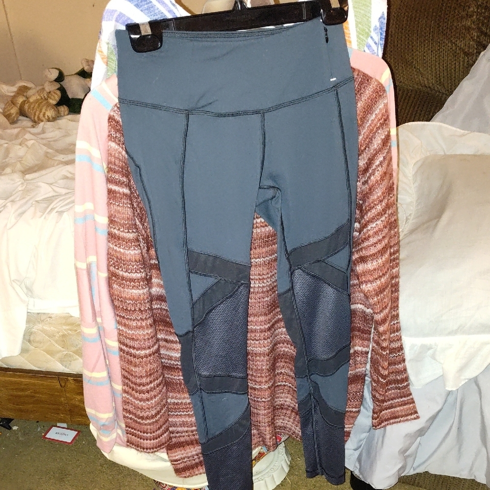 CALIA by Carrie Underwood Gray Leggings